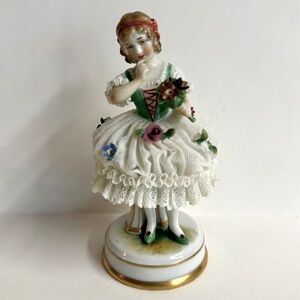 Vintage Dresden Lace Little Girl.M.V. Muller with lovely face and flowers